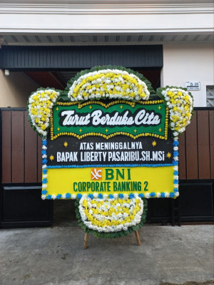Papan Bunga Duka di Lirung