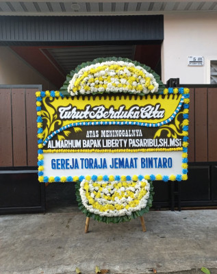 Papan Bunga Duka di Lirung