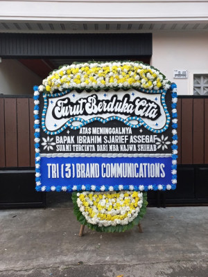 Papan Bunga Duka di Lirung